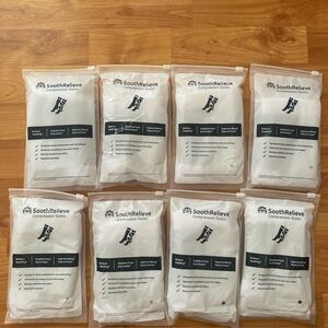 Lot of 8 Pairs Sooth Relieve‎ Compression Socks White Size Medium New!